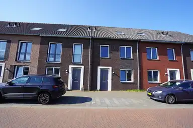 173m2 house to rent for 2500€/month in Glaskloksingel 70, Delft