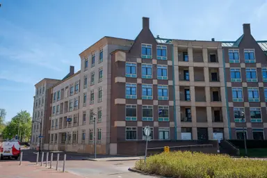 107m2 apartment to rent for 1700€/month in Frans Joseph van Thielpark 143, Helmond