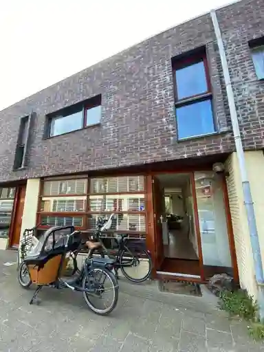 100m2 house to rent for 2500€/month in Laan van van der Gaag 39, Delft