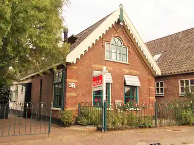 121m2 house to rent for 2250€/month in Weipoortseweg 3B, Zoeterwoude
