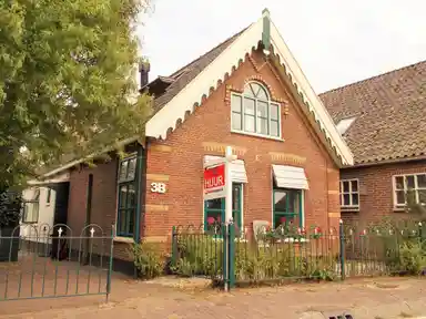 121m2 house to rent for 2250€/month in Weipoortseweg, Zoeterwoude