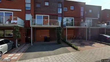 193m2 house to rent for 2750€/month in Cassiopeiadreef, Alphen aan den Rijn