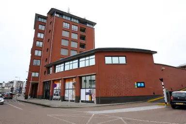 167m2 apartment to rent for 1500€/month in Willem van Hooffstraat, Naaldwijk
