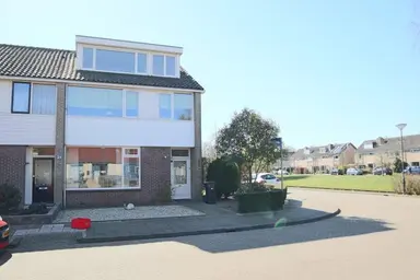 145m2 house to rent for 2250€/month in Diepenbrockstraat, Vught
