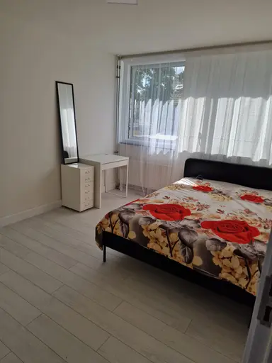 90m2 room to rent for 1000€/month in Galjoenstraat 27, Zaandam
