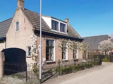 170m2 house to rent for 2850€/month in Voorstraat, Made
