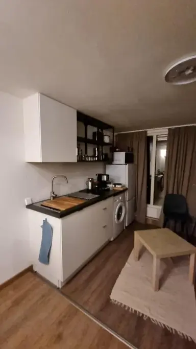 25m2 room to rent for 1100€/month in Monteverdistraat 27, Capelle aan den IJssel
