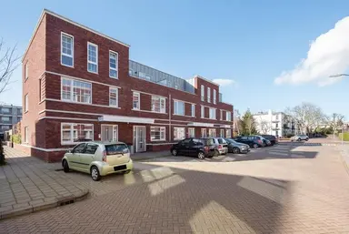 142m2 house to rent for 2950€/month in Mariënpark, Leidschendam