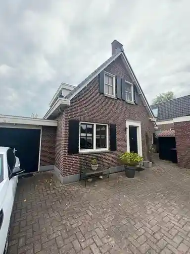 110m2 house to rent for 2500€/month in Dorpsstraat, Nootdorp