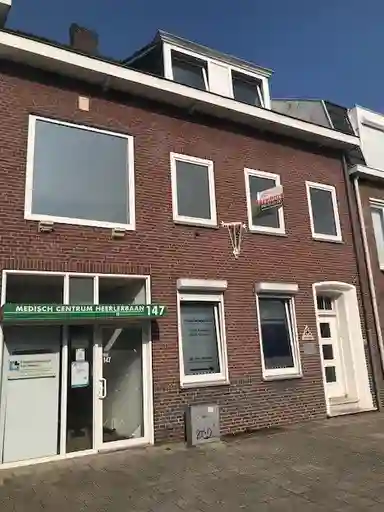 160m2 apartment to rent for 1150€/month in Heerlerbaan 147, Heerlen