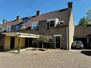 101m2 house to rent for 2300€/month in Trompethof 8, Nieuwegein