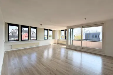 115m2 apartment to rent for 1955€/month in Oostzijde 187, Zaandam