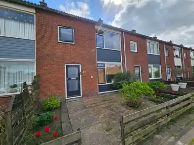 97m2 house to rent for 995€/month in Zuiderkeerkring, Klazienaveen