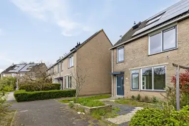 113m2 house to rent for 1401€/month in Noordwal 89, Huizen