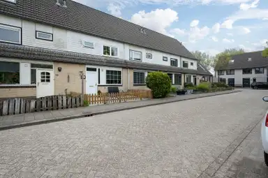 113m2 house to rent for 2400€/month in Erik Satiestraat 10, Almere
