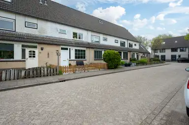 113m2 house to rent for 2400€/month in Erik Satiestraat 10, Almere