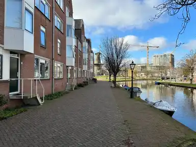 80m2 apartment to rent for 2495€/month in Marepoortkade, Leiden