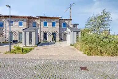 190m2 house to rent for 3500€/month in Sterduinstraat, Almere