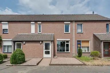 94m2 house to rent for 1275€/month in Kwartelstraat, Weert
