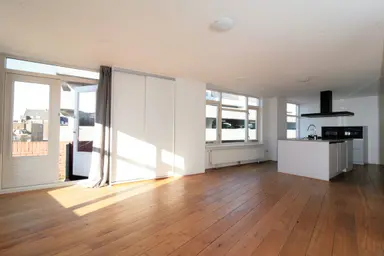 94m2 apartment to rent for 2200€/month in Prinsegracht 7, The Hague