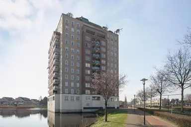 139m2 apartment to rent for 1995€/month in Rossinistraat 170, Capelle aan den IJssel