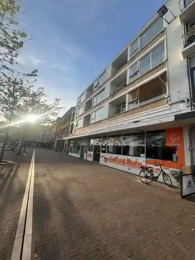 81m2 apartment to rent for 1275€/month in Stationsplein, Hengelo