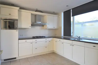 100m2 apartment to rent for 1075€/month in President Kennedystraat, Steenwijk