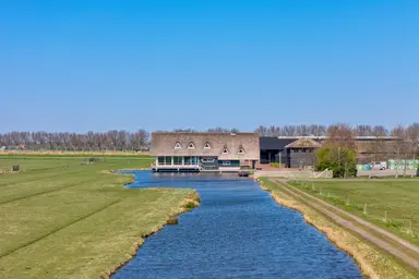 227m2 house to rent for 6000€/month in Kanaaldijk 24, Spijkerboor