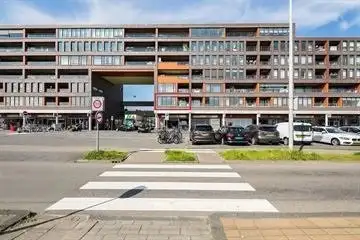 96m2 apartment to rent for 3000€/month in Pieter Calandlaan, Amsterdam