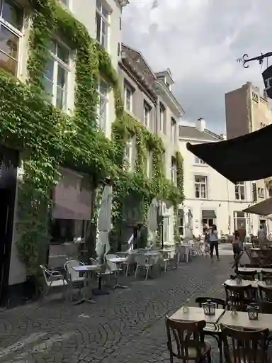 45m2 studio to rent for 1425€/month in Koestraat, Maastricht