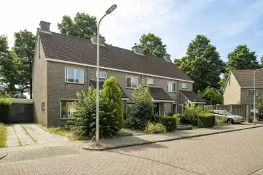 138m2 house to rent for 1170€/month in Coba Kellingstraat, Hengelo