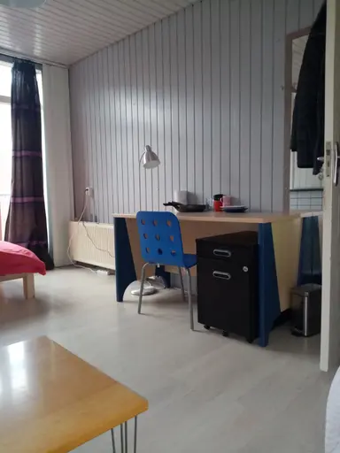 17m2 room to rent for 575€/month in Marktweg 128, The Hague