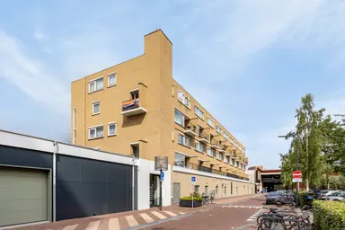 88m2 apartment to rent for 1555€/month in Steenloperstraat 40, Capelle aan den IJssel