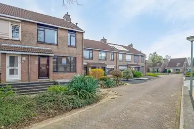 99m2 house to rent for 1049€/month in Ammonieterf 218, Heerlen
