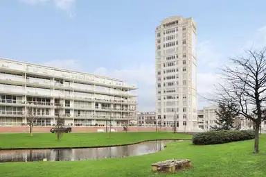 175m2 apartment to rent for 4250€/month in Burgemeester De Monchyplein, The Hague