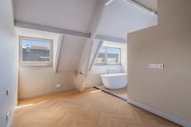 107m2 apartment to rent for 2995€/month in Van Arembergelaan 189A, Voorburg
