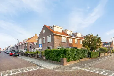 122m2 house to rent for 2750€/month in Ligusterstraat 46, Katwijk
