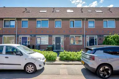 122m2 house to rent for 2250€/month in Annie Bosstraat 23, Almere