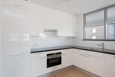 117m2 apartment to rent for 1750€/month in Gedempte Zalmhaven 71, Rotterdam