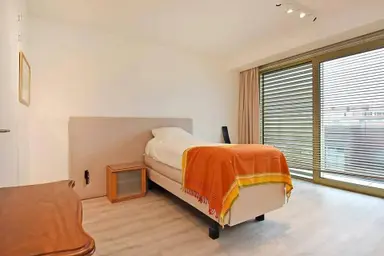 151m2 apartment to rent for 600€/month in Doctor Lelykade 170, The Hague