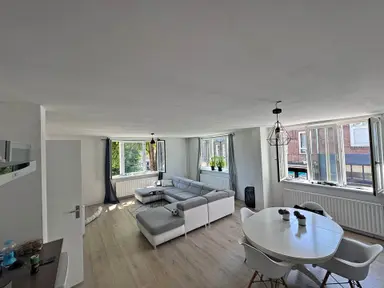 90m2 apartment to rent for 975€/month in Burgemeester Kessenplein, Hoensbroek