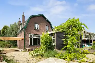150m2 house to rent for 2500€/month in Buitendijk, Rotterdam