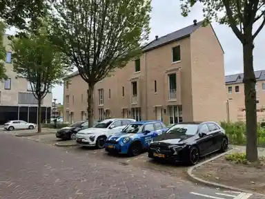 144m2 house to rent for 2350€/month in Planciusplein 5, Breda