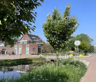 235m2 house to rent for 2150€/month in Bernhardstraat 1, Woerden