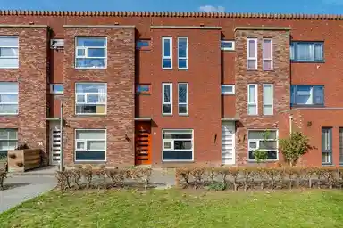 131m2 house to rent for 1750€/month in Suskeplantsoen, Almere