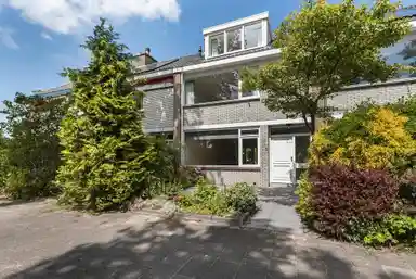 153m2 house to rent for 3550€/month in Van Polanenpark 5, Wassenaar