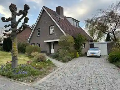 275m2 house to rent for 1995€/month in Doctor Clemens Meulemanstraat, Heerlen