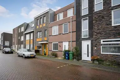house di 118m2 in affitto a 2350€/mese a Sprenglaar, Almere