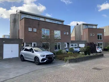 152m2 house to rent for 3150€/month in Marga Klompésingel 176, Hoofddorp