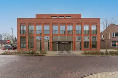 126m2 house to rent for 3245€/month in Langdonkenstraat, Eindhoven